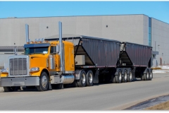 Image_of_similar_highway_truck